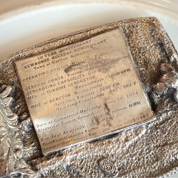 Kewaunee Nuclear Power plant anniversary plate, buckle, and medallion. - Picture 6 of 9